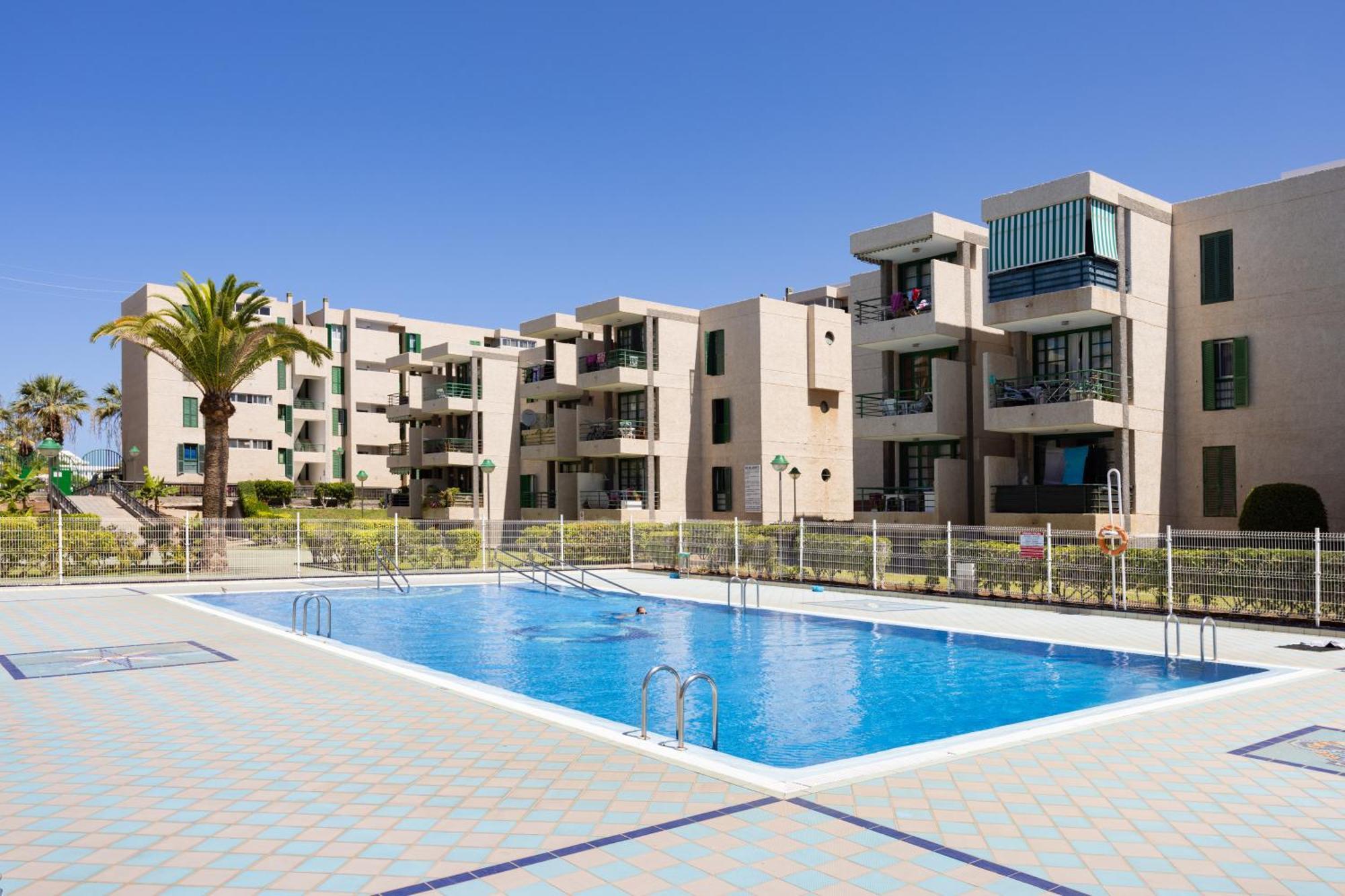 Classbnb - Three Spacious Apartments 150M From The Las Americas Promenade Арона Екстериор снимка